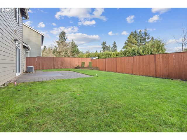 18768 SUNBLAZE Dr, Oregon City, OR 97045