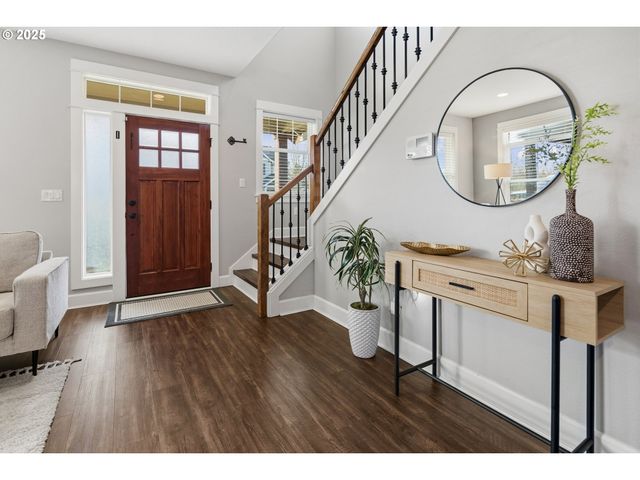 18768 SUNBLAZE Dr, Oregon City, OR 97045