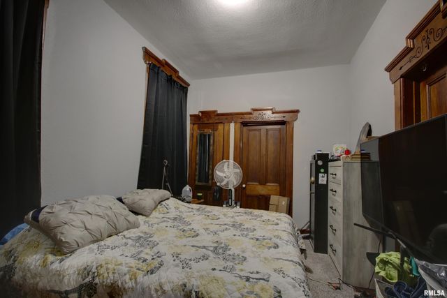 929 N 6TH Street, Quincy, IL 62301