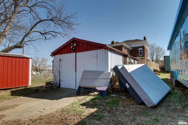 929 N 6TH Street, Quincy, IL 62301