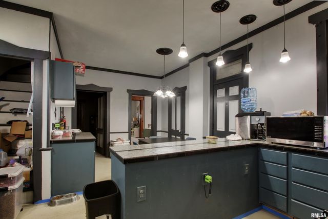 929 N 6TH Street, Quincy, IL 62301