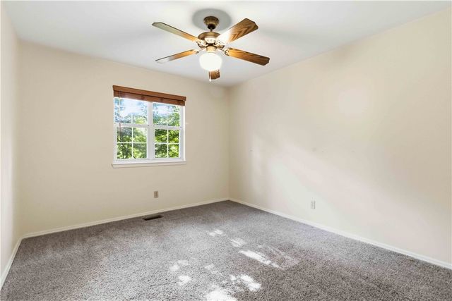 10 Wimborne Lane, Bella Vista, AR 72715