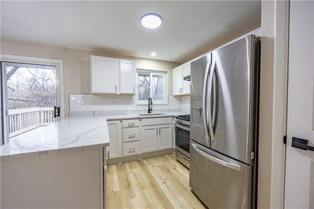 592 Guylyn Dr, Penn Hills, PA 15235