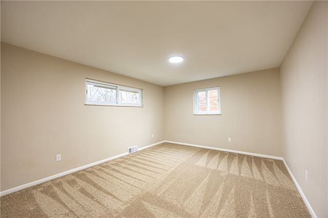 592 Guylyn Dr, Penn Hills, PA 15235