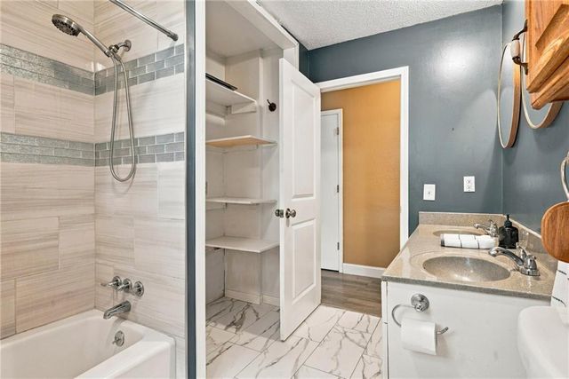 200 S Downey Avenue, Independence, MO 64056