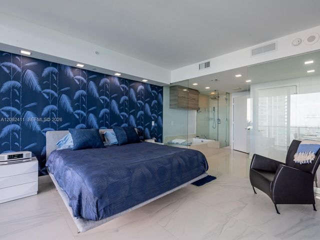 650 NE 32 3302, Miami, FL 33137