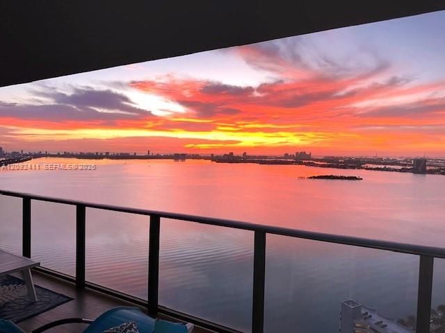 650 NE 32 3302, Miami, FL 33137
