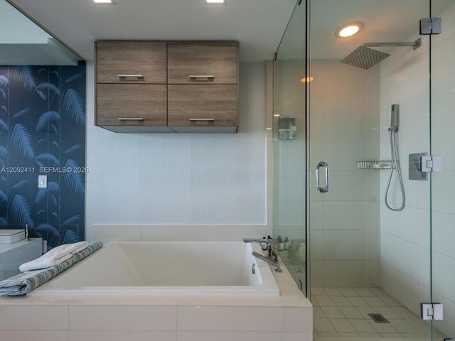650 NE 32 3302, Miami, FL 33137