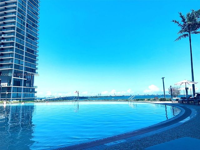 650 NE 32 3302, Miami, FL 33137