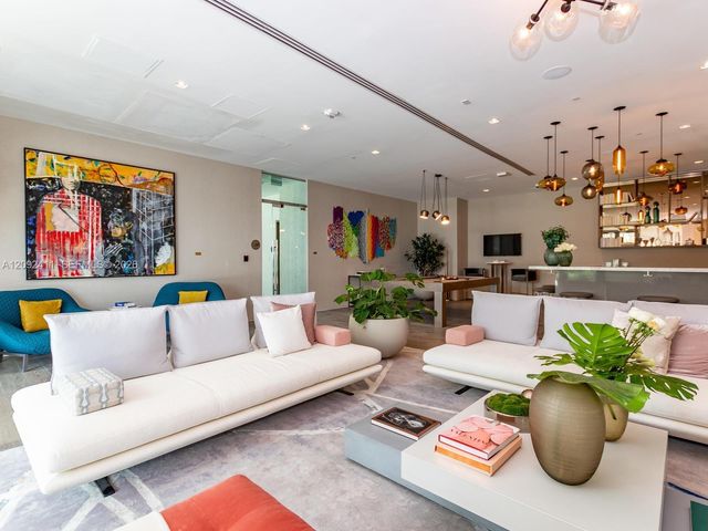 650 NE 32 3302, Miami, FL 33137