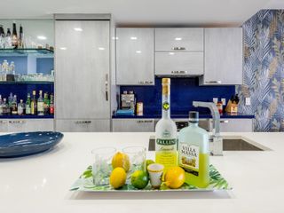 650 NE 32 3302, Miami, FL 33137