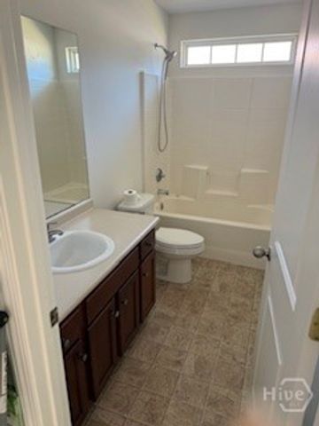 534 Cobblestone Circle, Bloomingdale, GA 31302