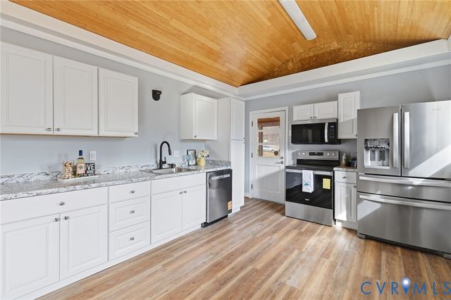 6827 Melville Dr, Chesterfield, VA 23832