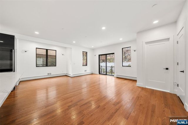 1456 River Road B, Edgewater, NJ 07020