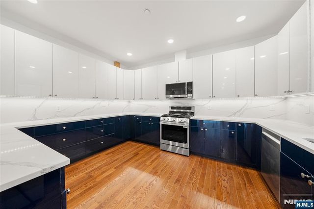 1456 River Road B, Edgewater, NJ 07020