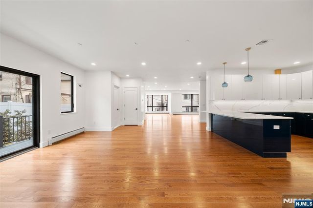 1456 River Road B, Edgewater, NJ 07020