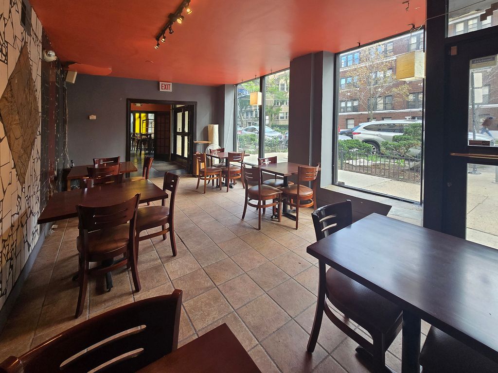 1146 W Pratt Boulevard, Chicago, IL 60626 — photo 4