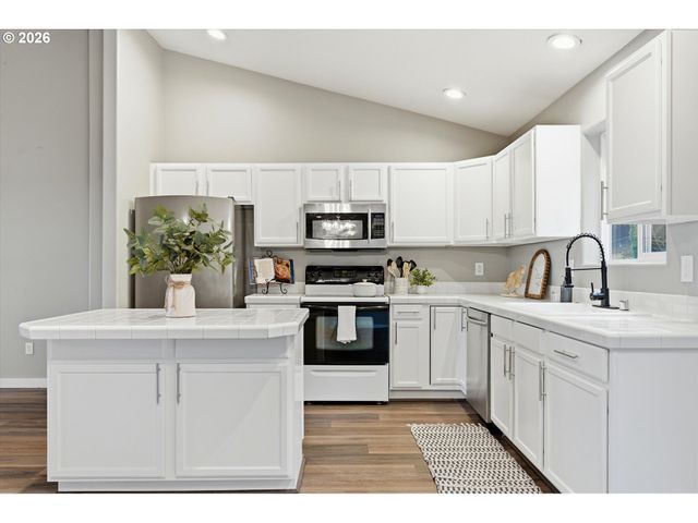 3130 Nw PACIFIC RIM Dr, Camas, WA 98607