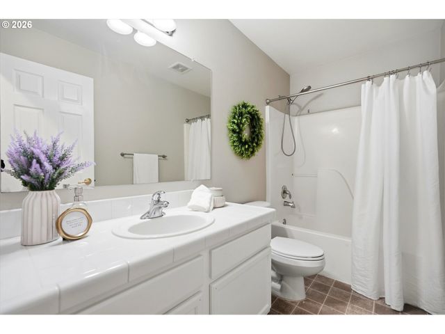 3130 Nw PACIFIC RIM Dr, Camas, WA 98607