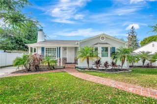 22907 Leonora Dr, Woodland Hills, CA 91367