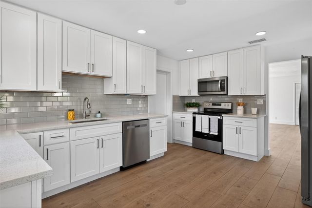 16780 Harbor Court, Weston, FL 33326