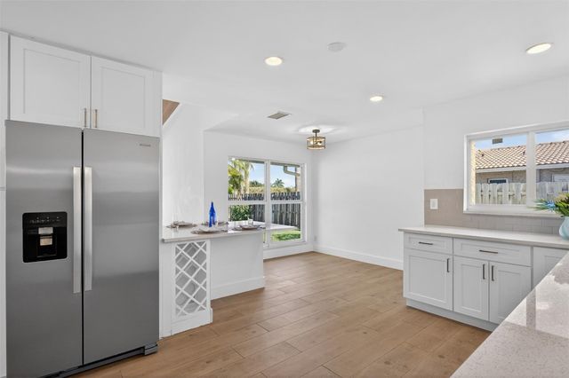 16780 Harbor Court, Weston, FL 33326