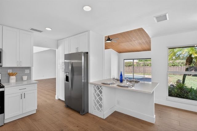 16780 Harbor Court, Weston, FL 33326