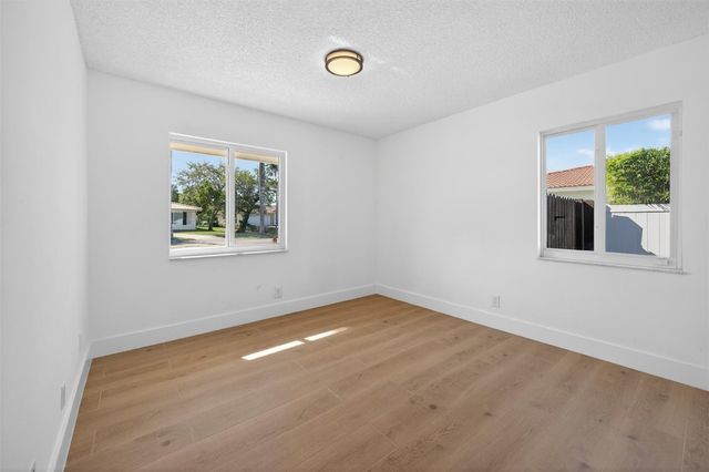 16780 Harbor Court, Weston, FL 33326