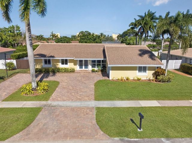 16780 Harbor Court, Weston, FL 33326