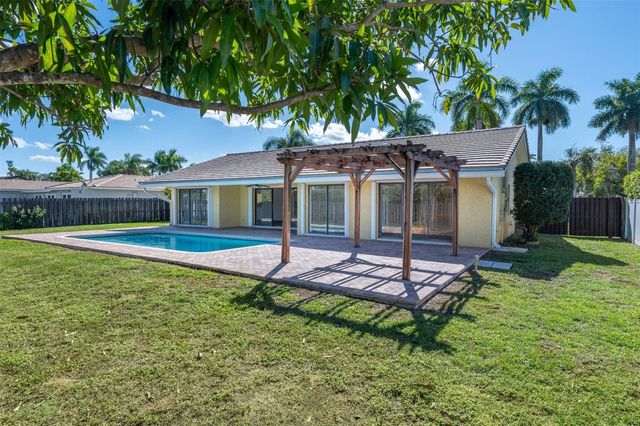 16780 Harbor Court, Weston, FL 33326