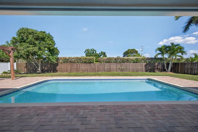 16780 Harbor Court, Weston, FL 33326