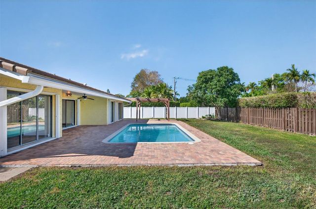 16780 Harbor Court, Weston, FL 33326