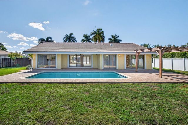 16780 Harbor Court, Weston, FL 33326