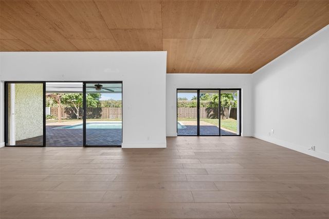 16780 Harbor Court, Weston, FL 33326