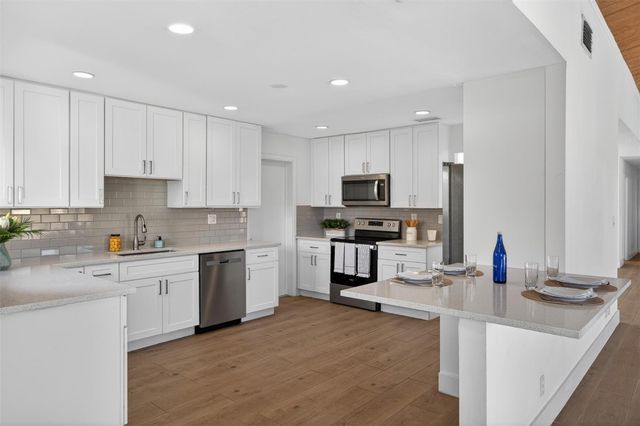 16780 Harbor Court, Weston, FL 33326