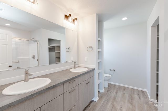4916 Blue Silver St, Caldwell, ID 83605