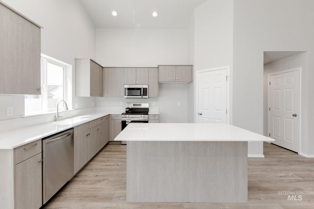 4916 Blue Silver St, Caldwell, ID 83605