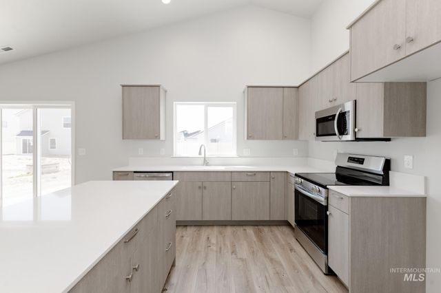 4916 Blue Silver St, Caldwell, ID 83605