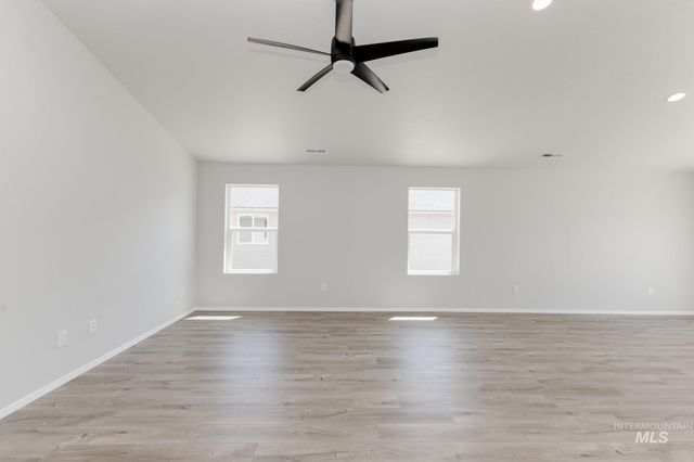 4916 Blue Silver St, Caldwell, ID 83605