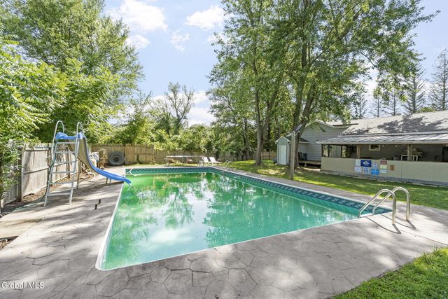 2 Ribbon Candy Lane, Schaghticoke, NY 12182