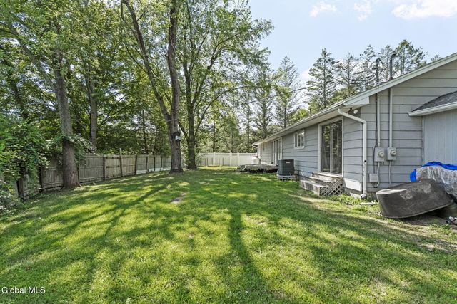 2 Ribbon Candy Lane, Schaghticoke, NY 12182