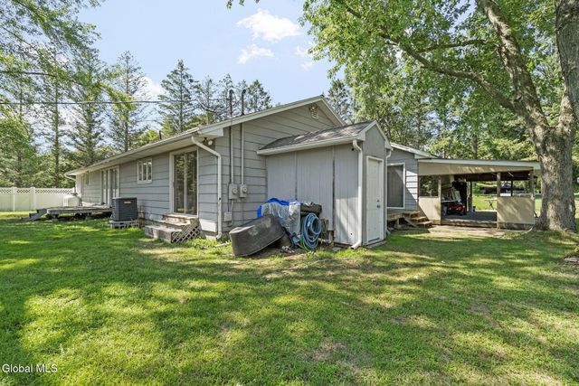 2 Ribbon Candy Lane, Schaghticoke, NY 12182