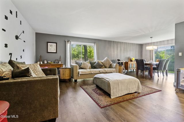 2 Ribbon Candy Lane, Schaghticoke, NY 12182