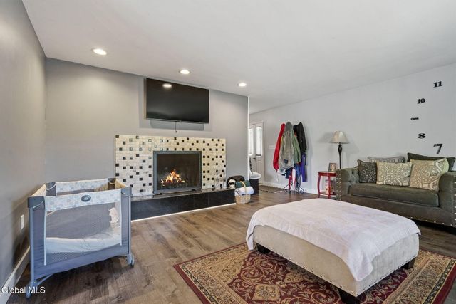 2 Ribbon Candy Lane, Schaghticoke, NY 12182