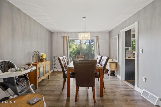 2 Ribbon Candy Lane, Schaghticoke, NY 12182