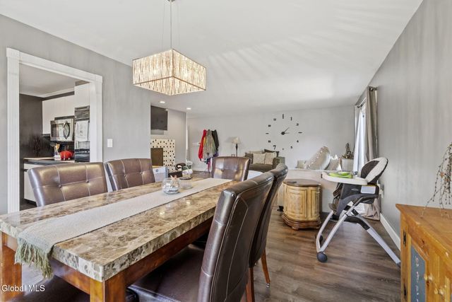 2 Ribbon Candy Lane, Schaghticoke, NY 12182