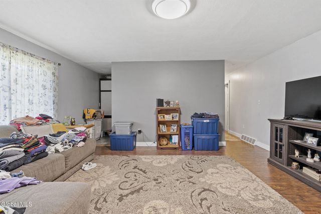 2 Ribbon Candy Lane, Schaghticoke, NY 12182