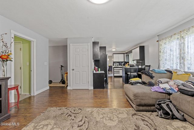 2 Ribbon Candy Lane, Schaghticoke, NY 12182