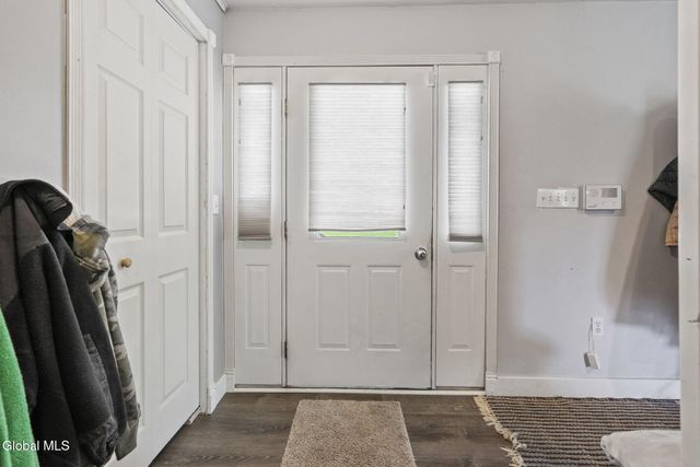 2 Ribbon Candy Lane, Schaghticoke, NY 12182