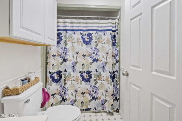 2 Ribbon Candy Lane, Schaghticoke, NY 12182